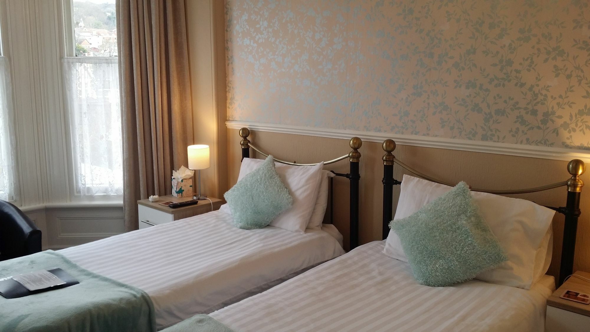 The Earlsdale Bed And Breakfast イフラクーム エクステリア 写真